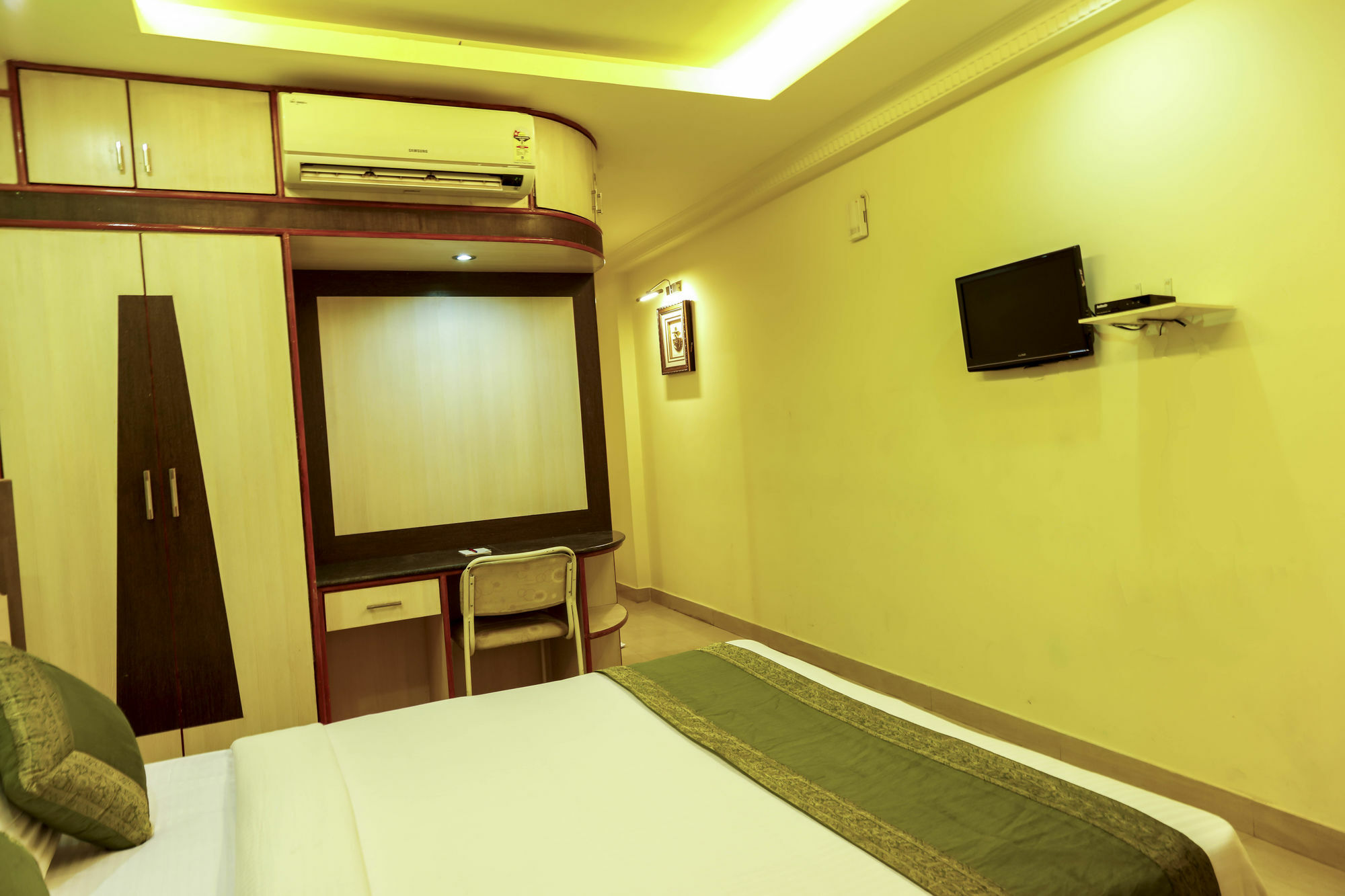 Treebo Trip Grand Regency Hotel Бангалор Екстериор снимка