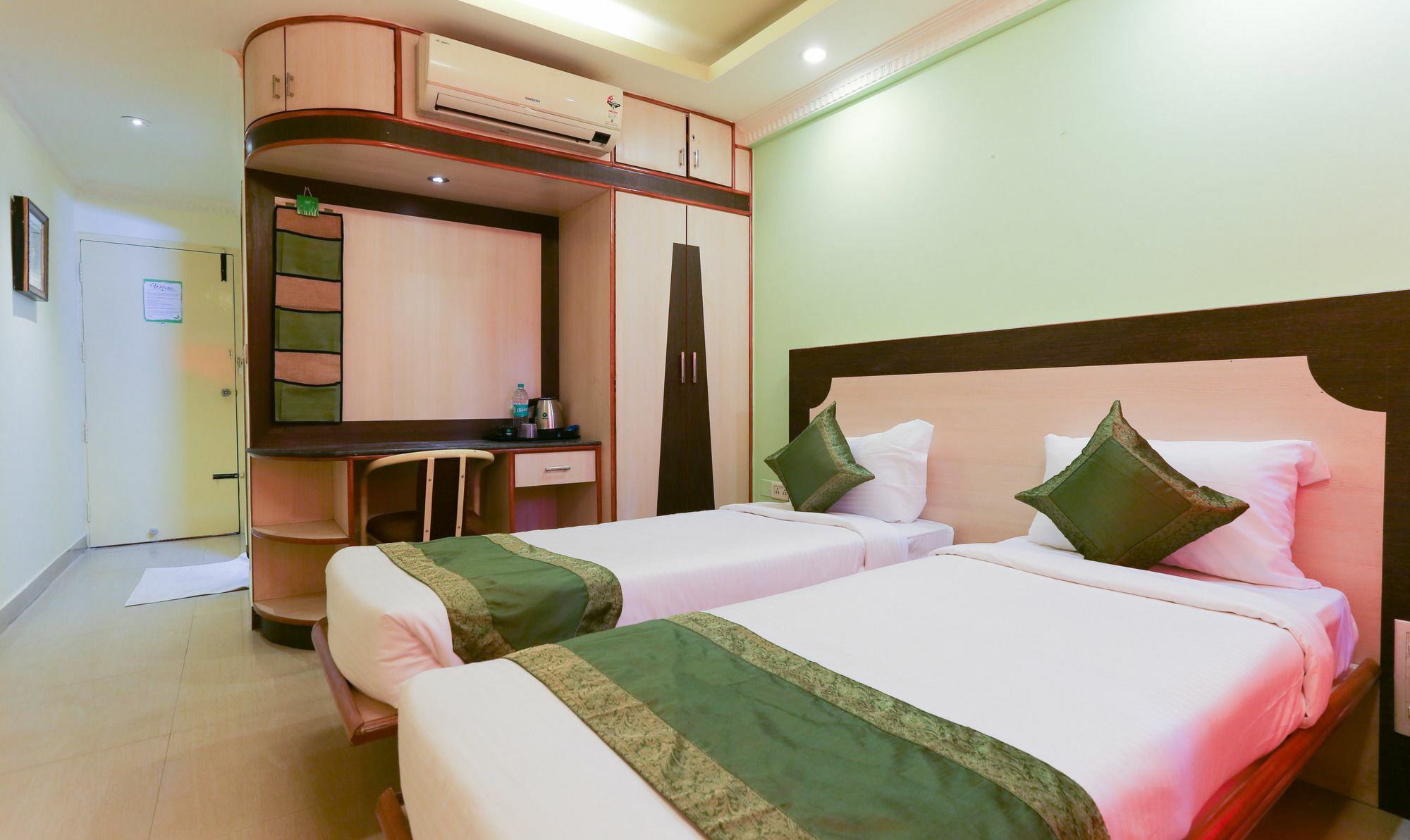 Treebo Trip Grand Regency Hotel Бангалор Екстериор снимка